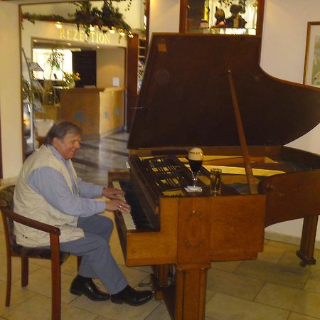Hotel Reifenstein Kleinbartloff Екстер'єр фото