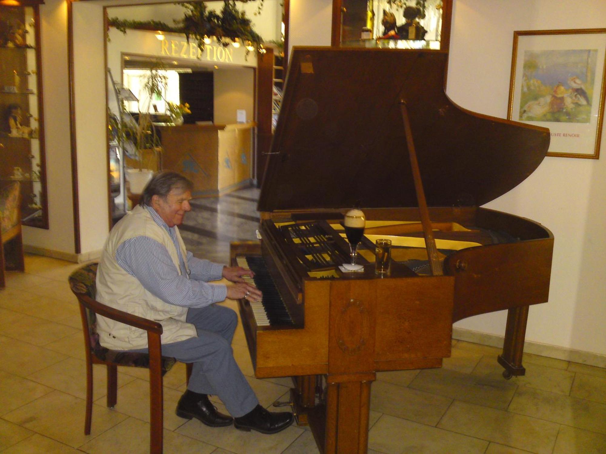 Hotel Reifenstein Kleinbartloff Екстер'єр фото