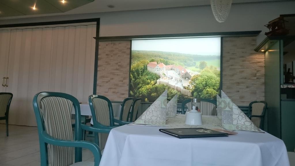 Hotel Reifenstein Kleinbartloff Екстер'єр фото