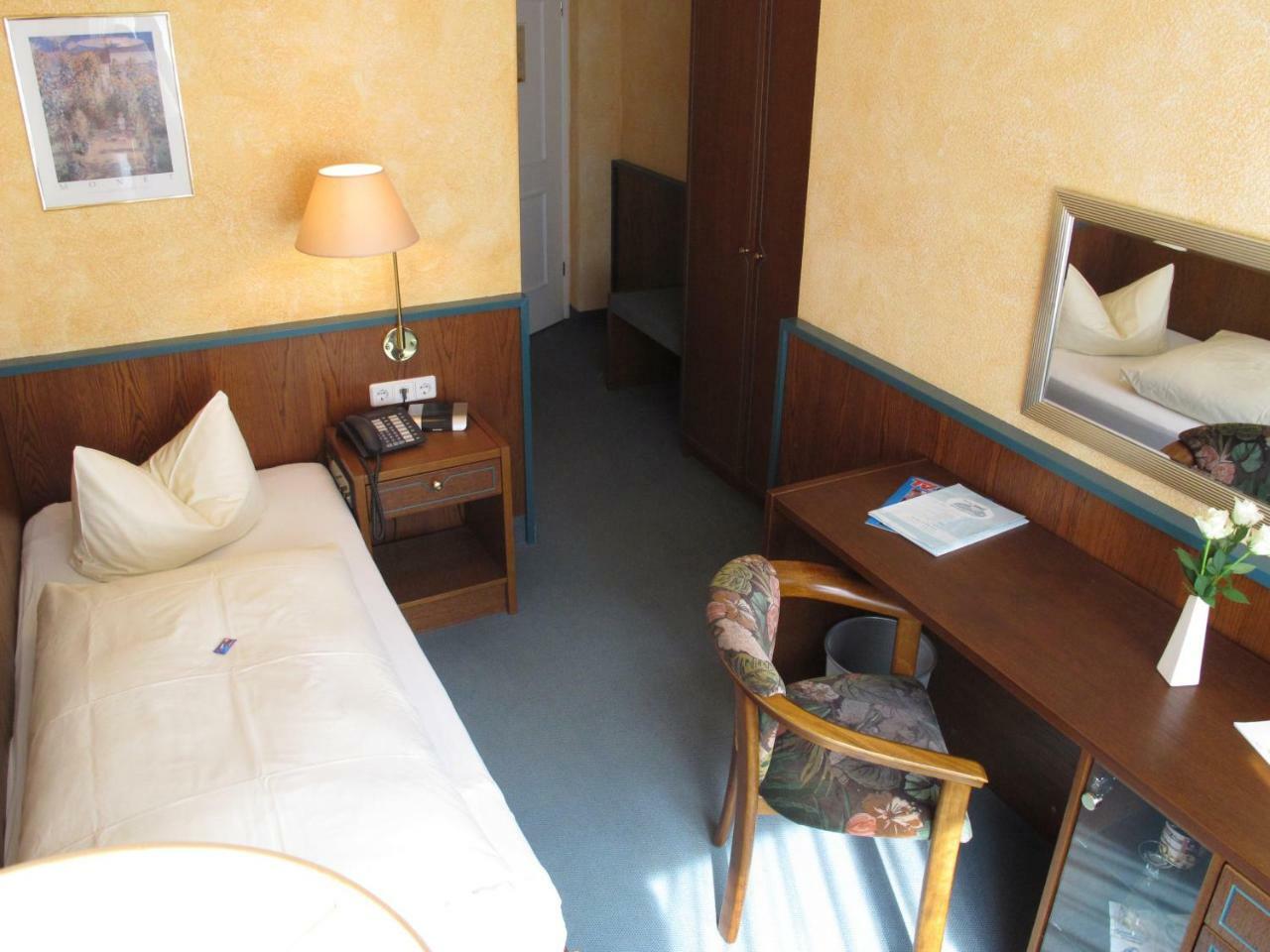 Hotel Reifenstein Kleinbartloff Екстер'єр фото